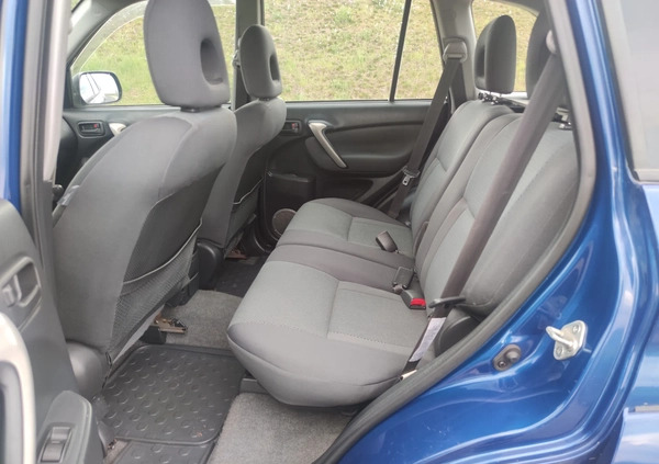 Toyota RAV4 cena 24900 przebieg: 223000, rok produkcji 2005 z Gniezno małe 232